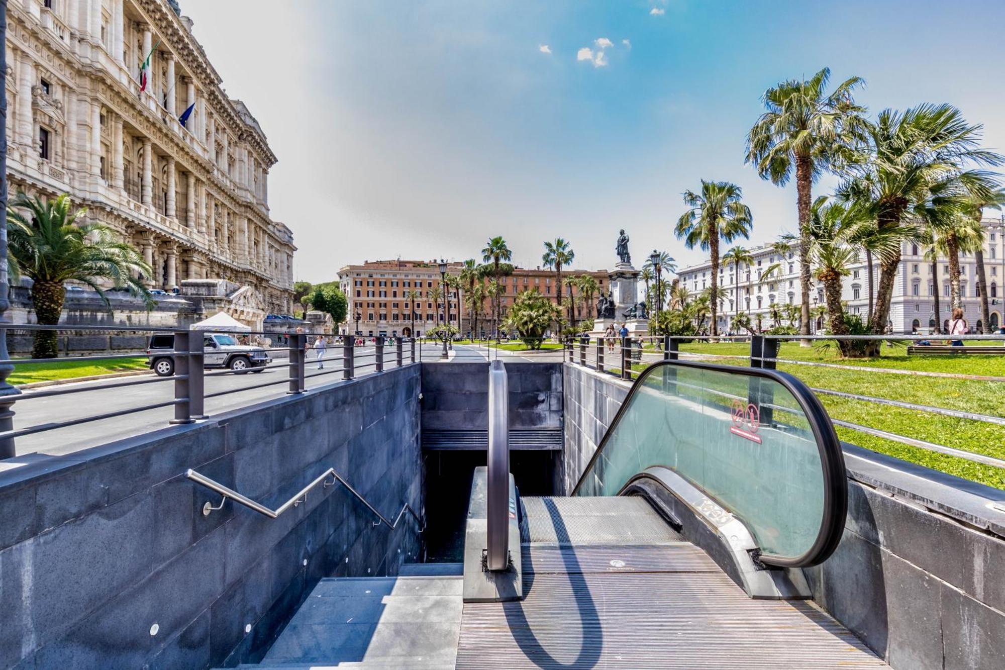 Attico Nel Cuore Di Roma Con Box Privato Per Auto エクステリア 写真