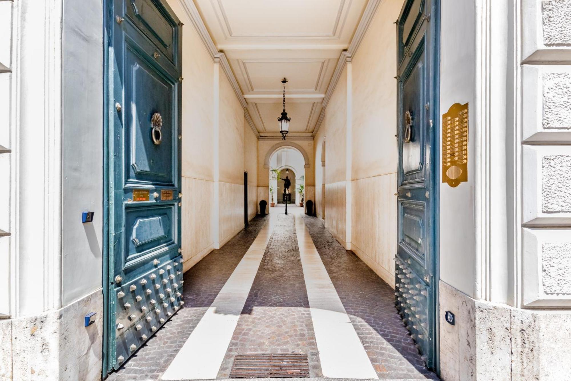Attico Nel Cuore Di Roma Con Box Privato Per Auto エクステリア 写真